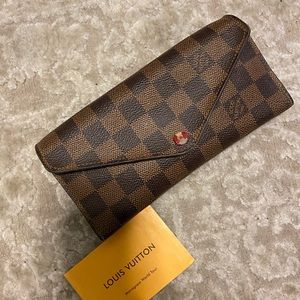 Louis Vuitton wallet -make an offer 💘